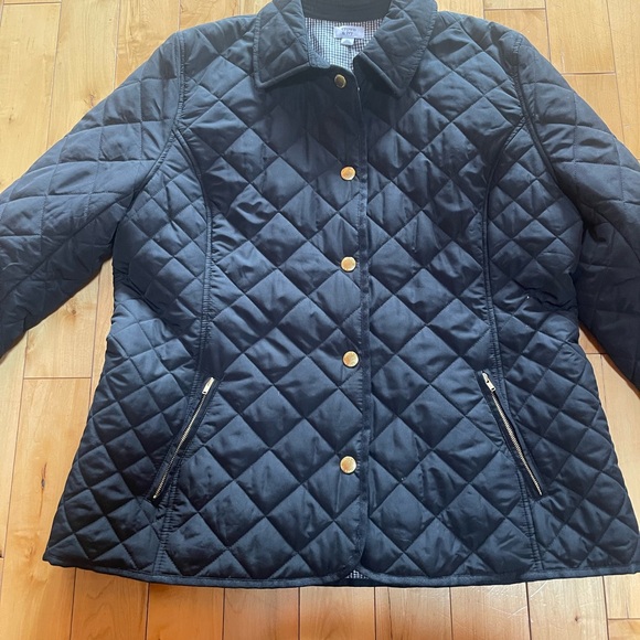 Women’s Black Quilted Puffer Jacket - Picture 2 of 5